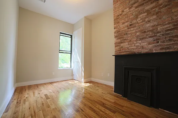Rented by Prime Square Realty | media 18