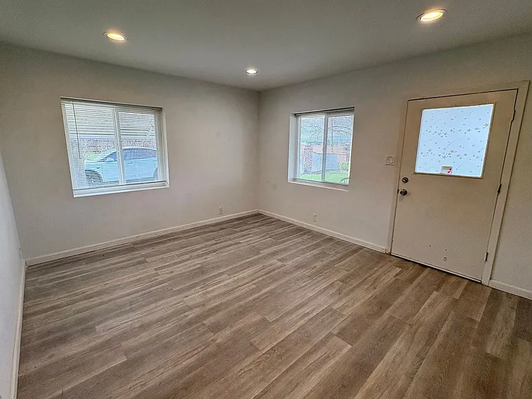 3320 Concord Ave — Photo 3