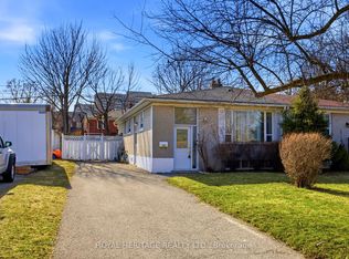121 Tulloch Dr, Ajax, ON L1S 2S7