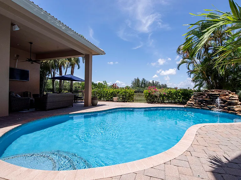 8801 Wellington View Dr — Photo 41