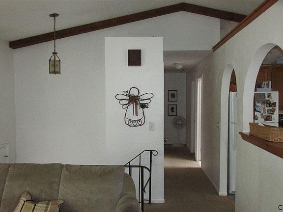 5th image of 42 Aspen Cir