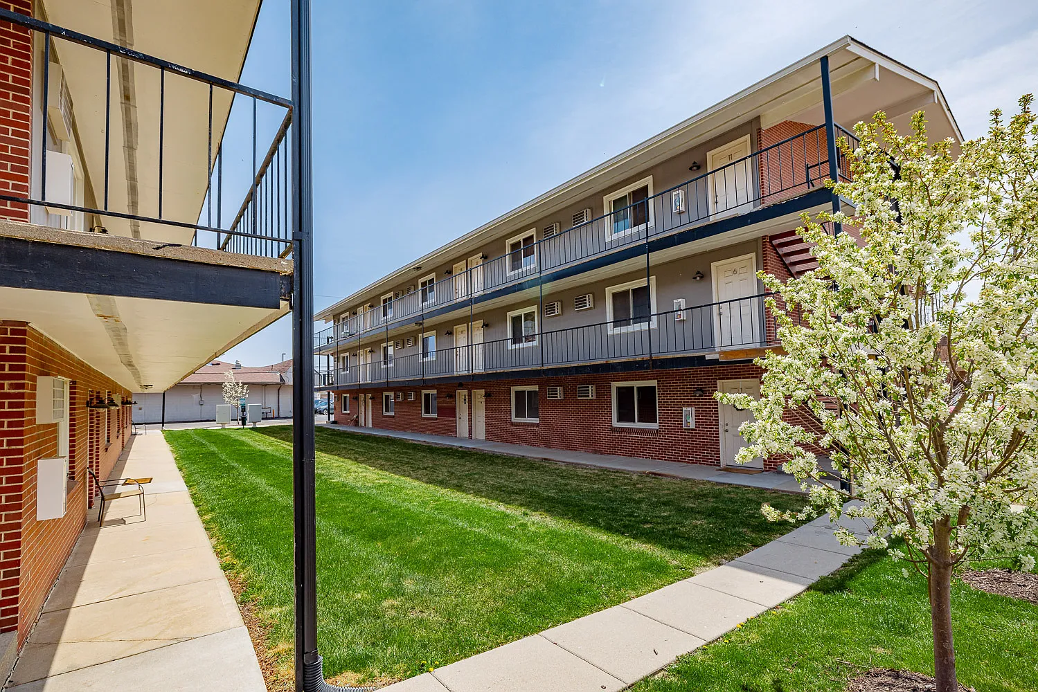 Marshall Apartments — Photo 3
