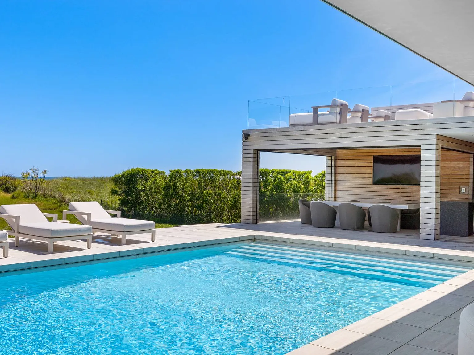 Bridgehampton Oceanfront New Construction Ultimate Luxury — Photo 4