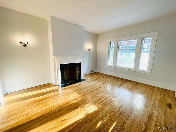 Building Photo - 21 Sterling Ave #LOWER