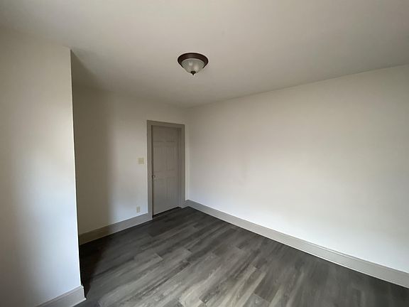 3rd image of 62 E King St #3