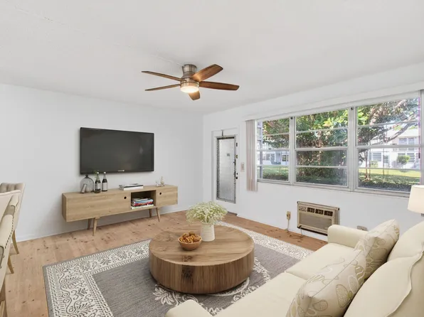 247 Ventnor R, Deerfield Beach, FL 33442
