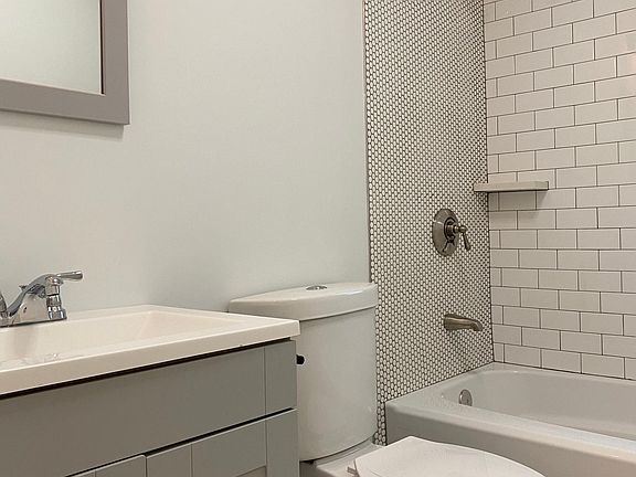 4th image of 183 Whitwell St #2