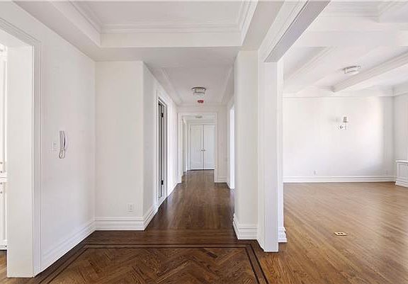 2nd image of 215 W 88th St APT 3G