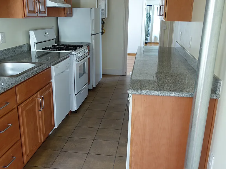 2573 Virginia St — Photo 2