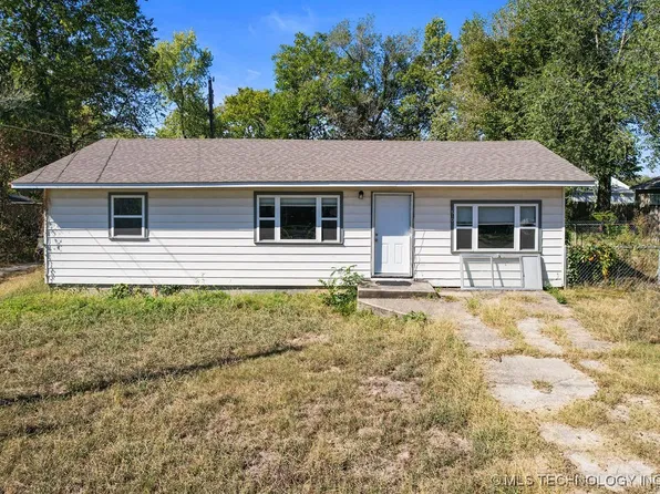 510 S Cherokee St, Grove, OK 74344