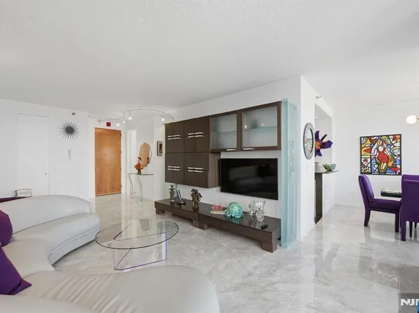 100 Carlyle Dr APT 6M, Cliffside Park, NJ 07010