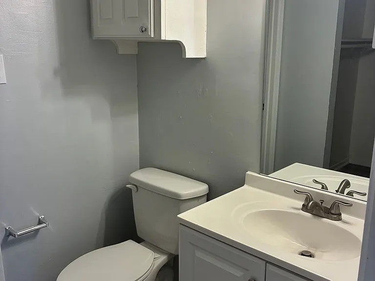4950 Cloyce Ct — Photo 6