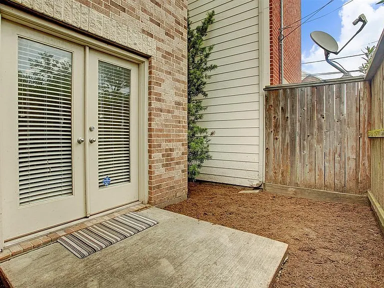 2705 Rutland St #B — Photo 2