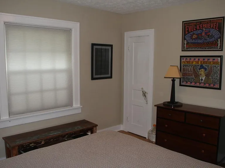 1014 Iverson Ave — Photo 7