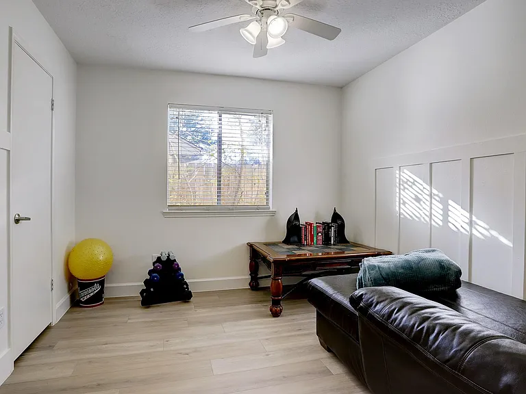6819 Yardley Dr — Photo 13