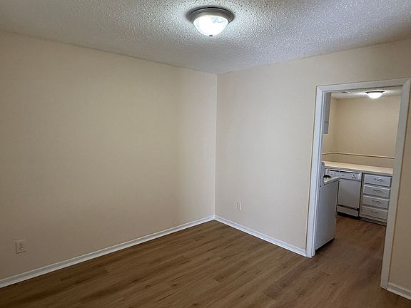 5th image of 6341 Round Hill Rd