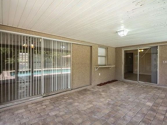 5th image of 23210 McCandless Ave #1