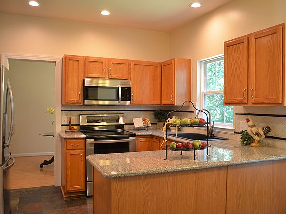5th image of 109 Croton Ct