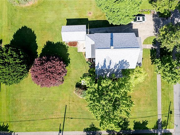 2nd image of 308 W Fike Ave