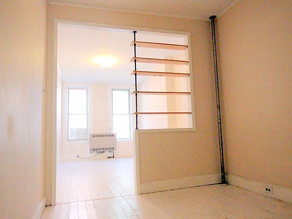 5th image of 108 N 8th St APT 1