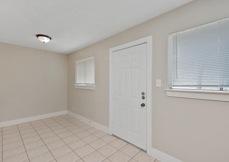 1st image of 1914 Hearthstone Dr APT A