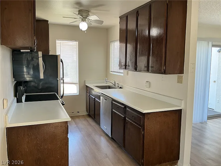 870 Avenue B #406 — Photo 5