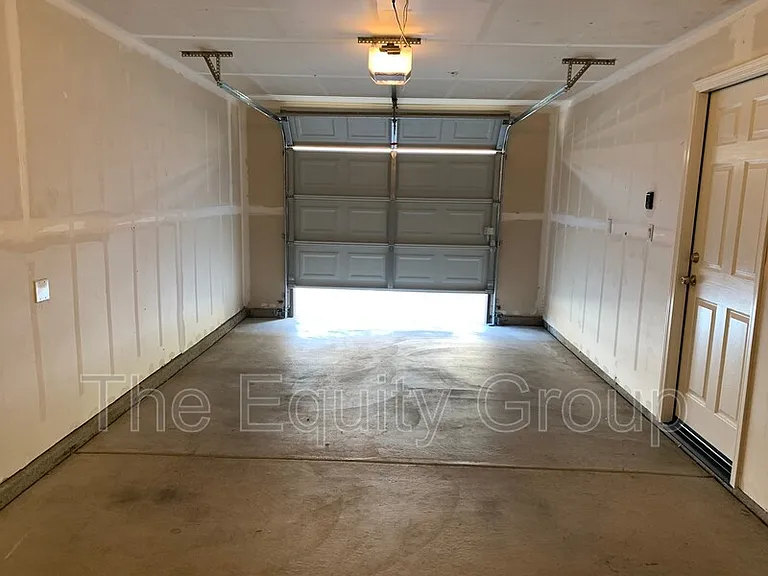 2218 W Lark Ave — Photo 8