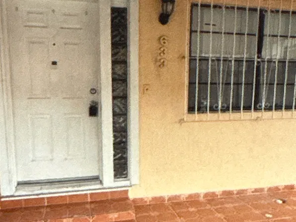 633 W 68th St, Hialeah, FL 33014