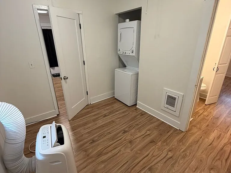 318 Washington St SW — Photo 26