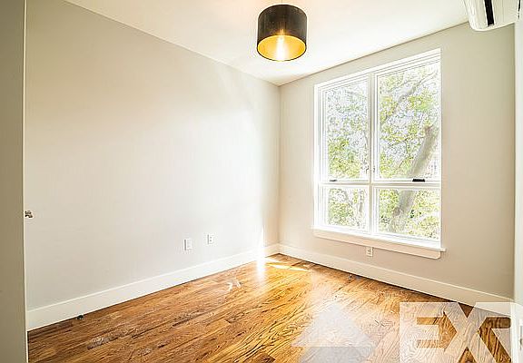 3rd image of 680 E 21st St #4X