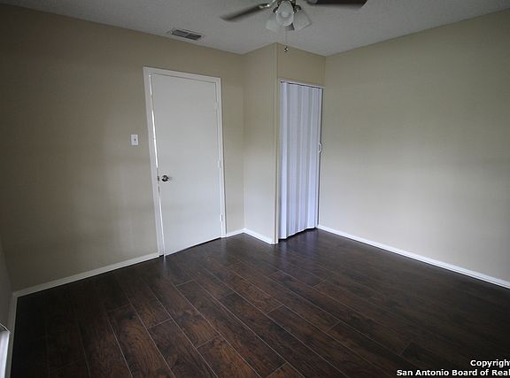 4th image of 831 McCauley Blvd