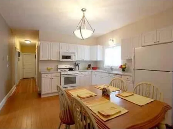 20 Waterhouse St #2, Somerville, MA 02144