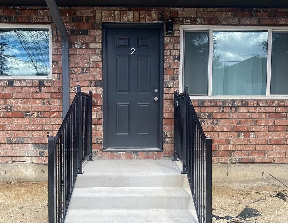1st image of 122 Corbett St #2