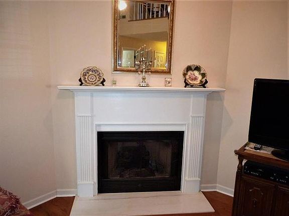 5th image of 7615 Breckenridge Ln