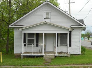 613 E Benton St, Carrollton, MO 64633