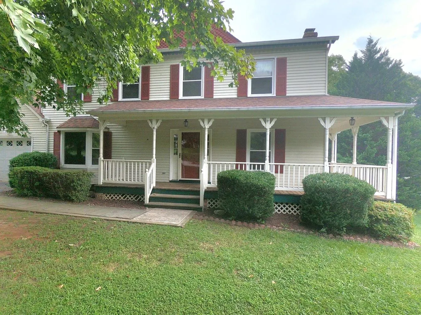 3 bed, 3.5 bath, 2242 sqft, $2,500 — Photo 1