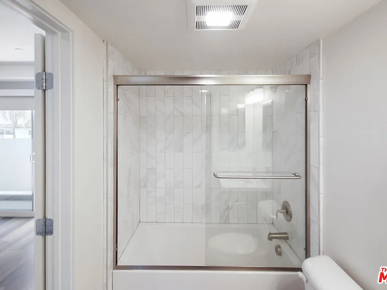 3667 Mentone Ave #5 — Photo 11