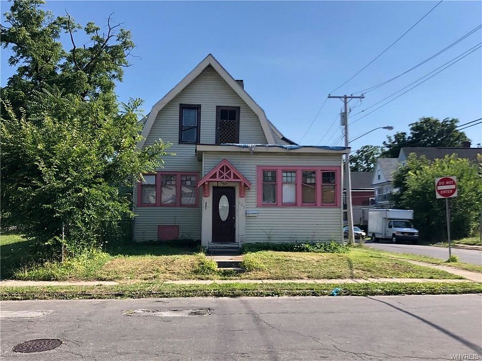 1st image of 607 E North St