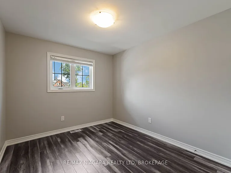 81 Grove St — Photo 24