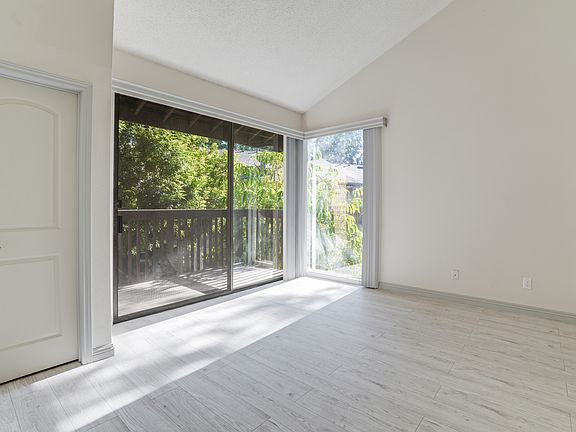 Upstairs balcony for a quiet, relaxing setting.