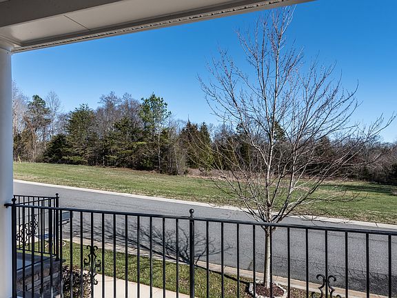 4th image of 3805 Hill Tree Cres