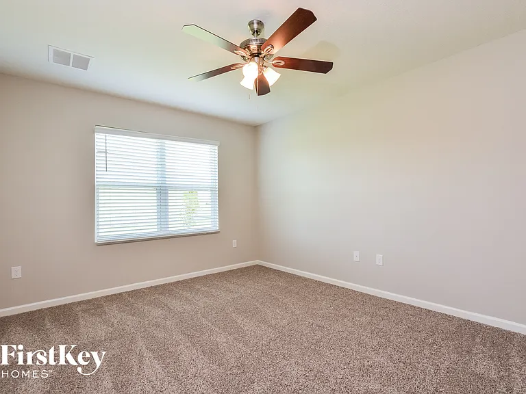 545 Sorrento Dr — Photo 8
