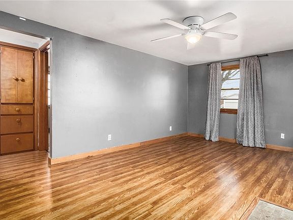 5th image of 2656 Cinema Dr