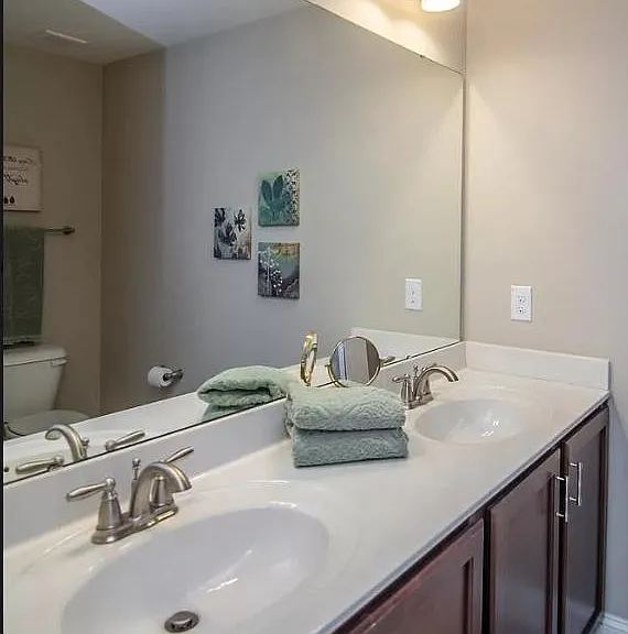 1424 Providence Green Ln — Photo 11