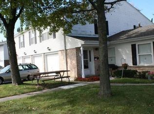 782 Gloucester Dr #147, Elk Grove Village, IL 60007