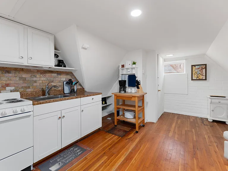 804 N Perry Ave #B — Photo 9