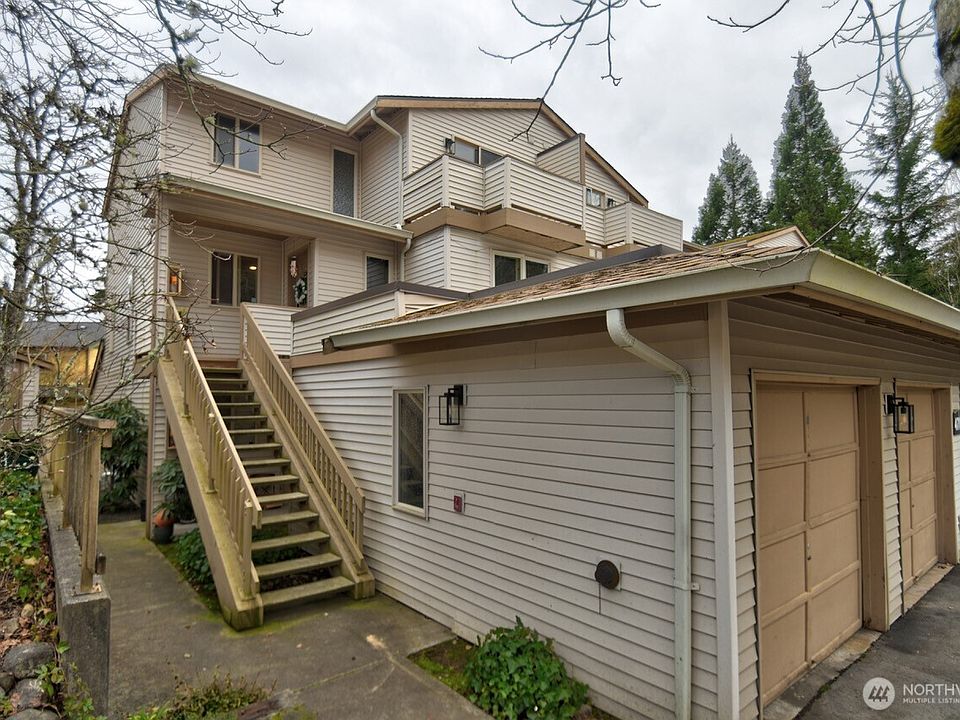 1st image of 4707 NW Walgren Drive #201