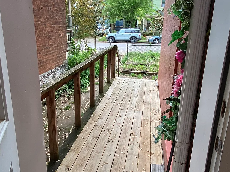 1418 Pullan Ave #1 — Photo 2