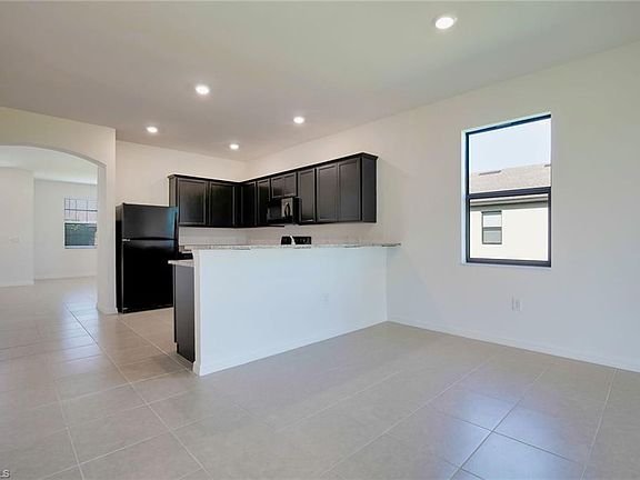 5th image of 2317 Santa Barbara Blvd N