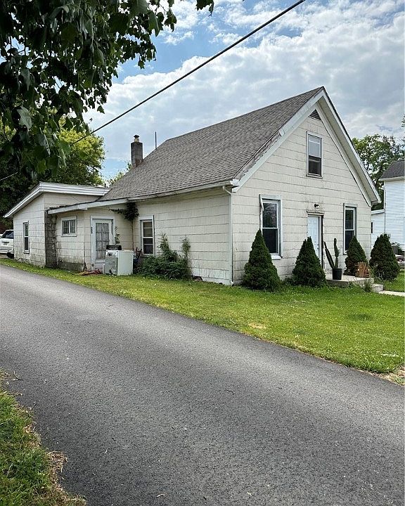 2nd image of 204 Broadway St